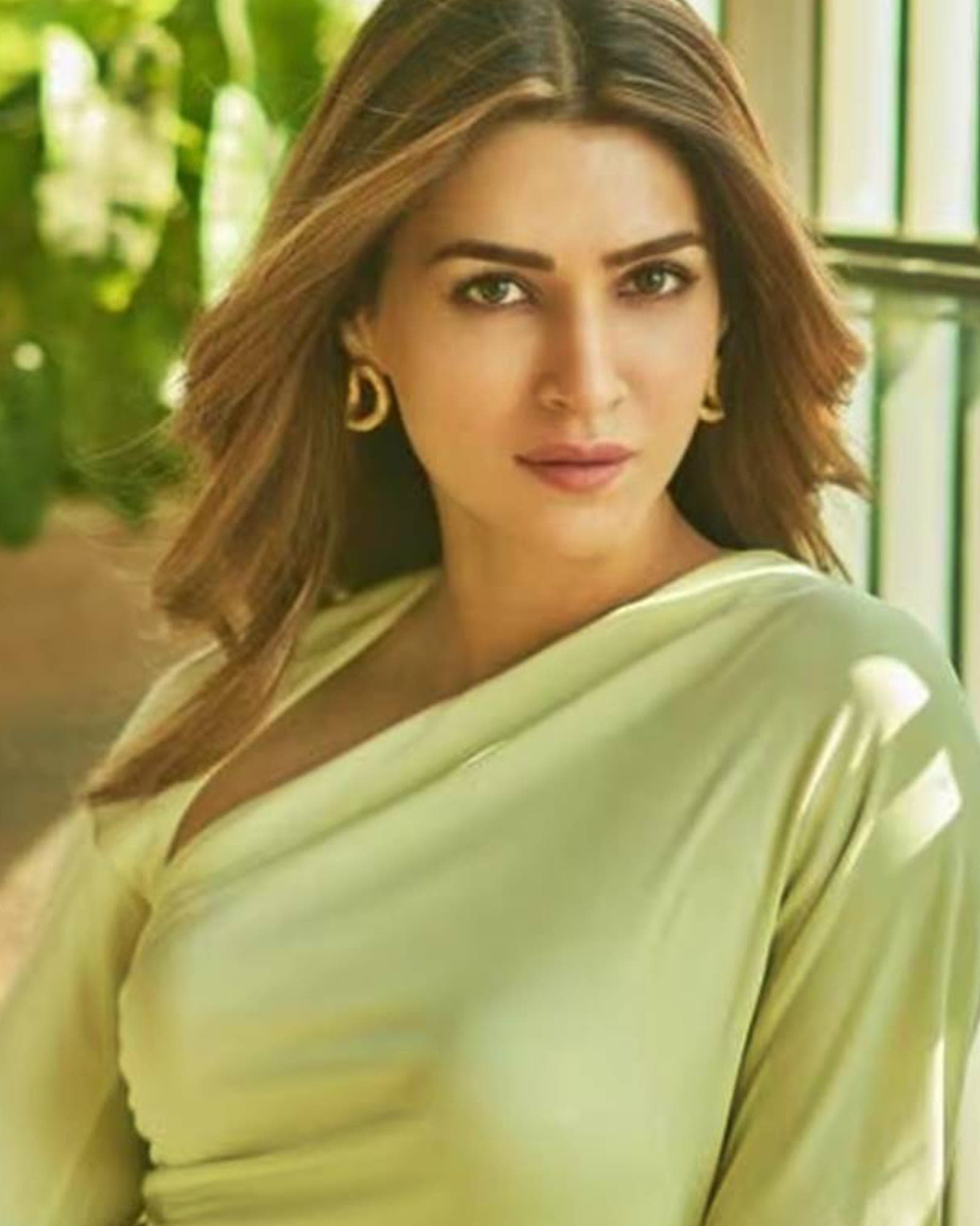 Did Kriti Sanon Quit as CCO of Her Beauty Brand? Hyphen's Social Media Post Sparks Buzz