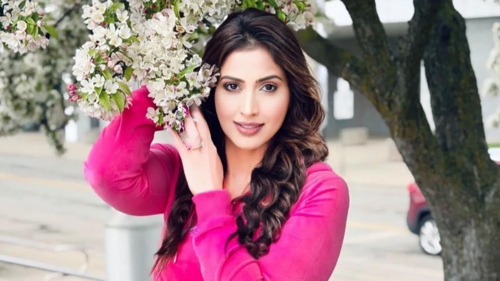 Samaira Sandhu Slays in Dazzling Pink Corset Ensemble - Get Ready for Major Style Goals!